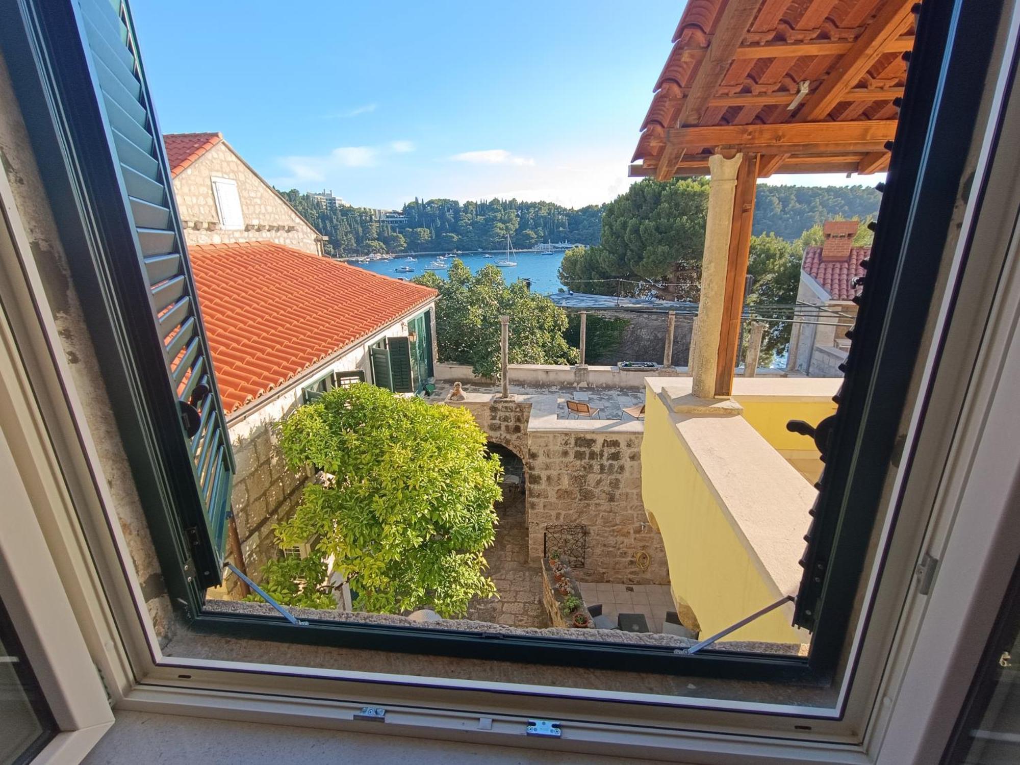 Palace Pernarius Cavtat